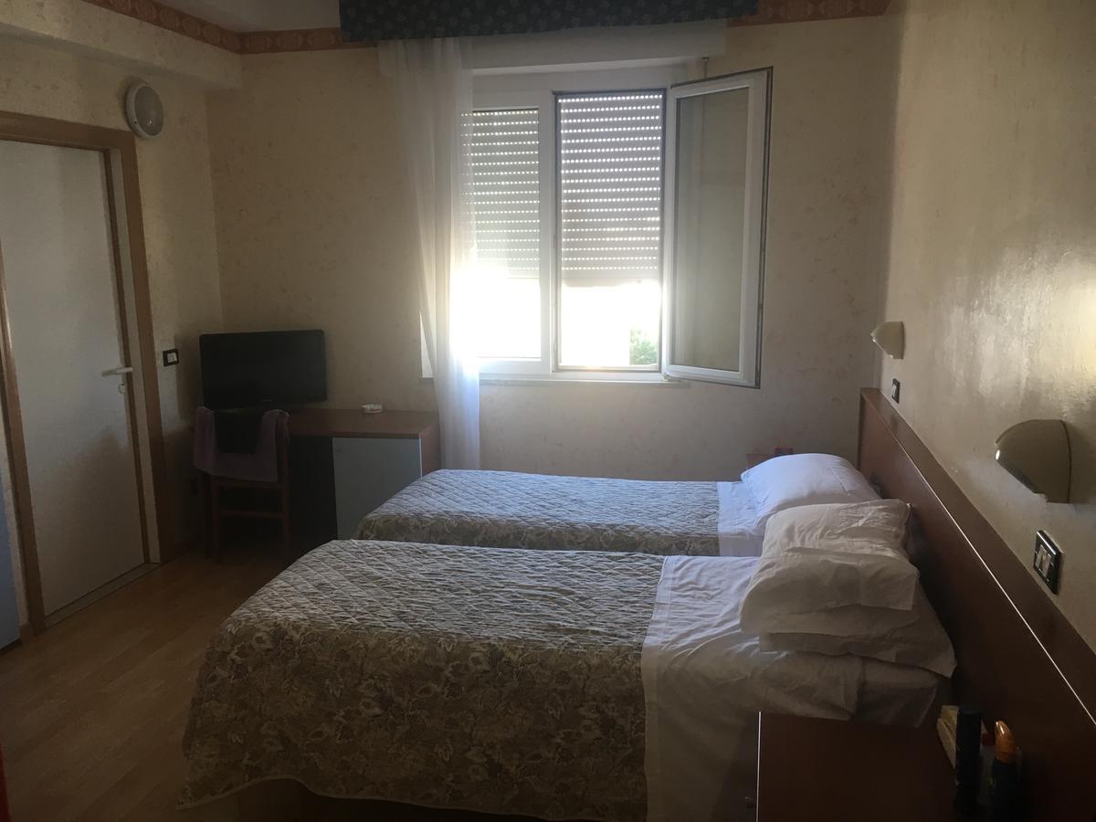 Hotel Alexander Resort Rimini Extérieur photo